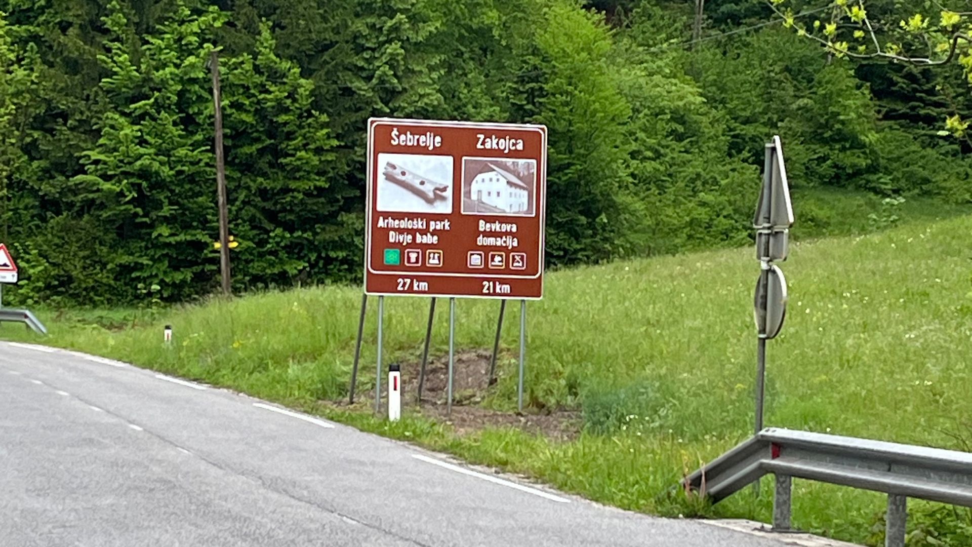 cerkno-z-novimi-obvestilnimi-tablami-na-kljucnih-vstopnih-tockah